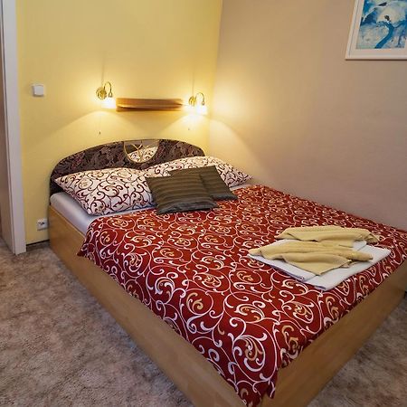 Hotel Central كرمنيتسا المظهر الخارجي الصورة