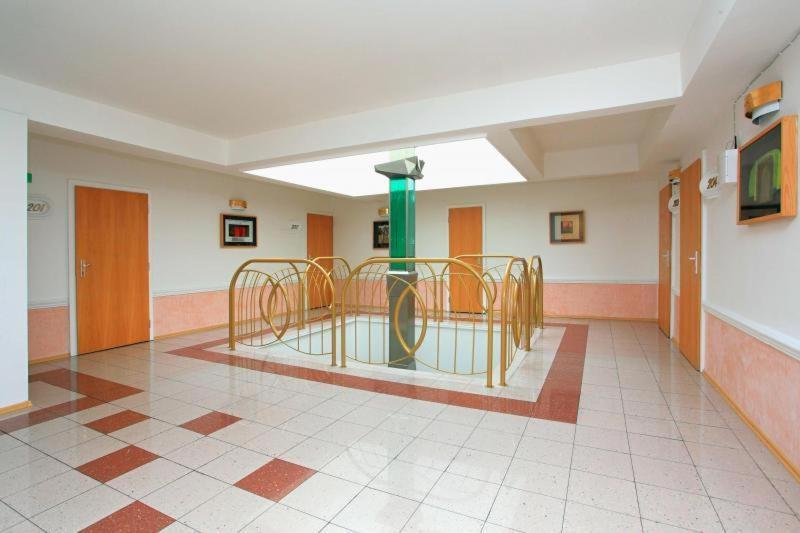 Hotel Central كرمنيتسا المظهر الخارجي الصورة
